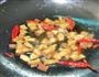腊肉炒茄丁的做法图解7