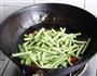 豇豆炒里脊的做法图解4