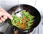 豇豆炒里脊的做法图解8