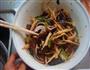 洋葱木耳拌腐竹的做法图解6