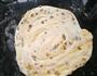 麻酱葡萄干煎饼的做法图解4