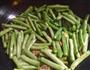 蒜香肉沫四季豆的做法图解6