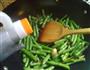 蒜香肉沫四季豆的做法图解9