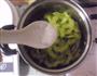 素炒苦瓜的做法步骤3