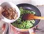 苦瓜炒肉片的做法图解10