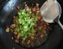 四季豆炒熟肉丁的做法图解7