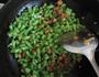 四季豆炒熟肉丁的做法图解8