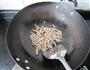 芸豆炒肉的做法图解2