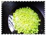 雪菜炒毛豆仁的做法图解4