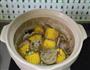 排骨玉米莲藕汤的做法图解10