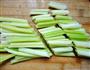芹菜炒肉丝的做法图解2