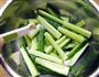 炝拌黄瓜条的做法图解1