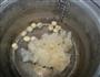 银耳莲子汤的做法图解6