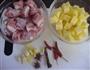 土豆烧排骨的做法图解1