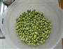 蒜香毛豆的做法图解1