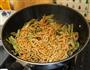 扁豆焖面的做法图解5