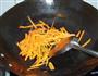 熏肠炒茼蒿的做法图解7