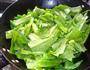 炒莴笋叶的做法图解4