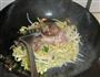 香肠粉丝炖黄豆芽的做法图解6