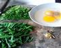 鸭蛋韭菜的做法图解1