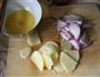 土豆洋葱鸡蛋饼的做法图解1