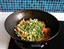 青豆黄瓜炒大虾的做法图解8