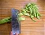 剁椒黄瓜的做法图解2