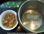 节瓜虾米粉丝煲的做法图解2