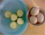 咸蛋黄蒸丝瓜的做法图解1