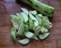 鸡蛋炒黄瓜的做法图解2