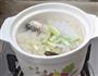 银耳莲子鲫鱼汤的做法图解6