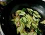 黄瓜木耳炒肉片的做法图解4