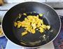 黄瓜鸡蛋玉米粒炒饭的做法图解4