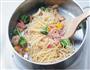 培根鲜虾意大利面的做法步骤12