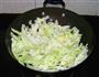 炝炒圆白菜的做法图解4