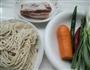 回锅肉炒拉面的做法图解1