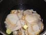 炒河蚌的做法步骤2