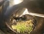 腐竹炒木耳的做法图解3