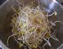 豆芽烧粉丝的做法图解1