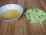 黄瓜炒蛋的做法图解2