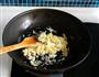 香菇酱炒饭的做法图解3