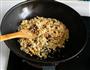 香菇酱炒饭的做法图解7