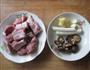 香菇烧排骨的做法图解1