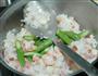 虾仁芦笋炒饭的做法图解5