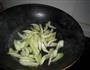 培根炒西芹的做法图解3