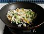 黄瓜腊肠炒饭的做法图解9