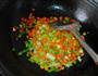 西兰花彩蔬小炒的做法图解6