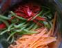 彩蔬芝士炒蛋丝的做法图解2