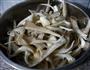 肉丝洋葱炒鲜蘑的做法图解1