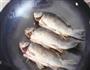 红烧小鲫鱼的做法图解3